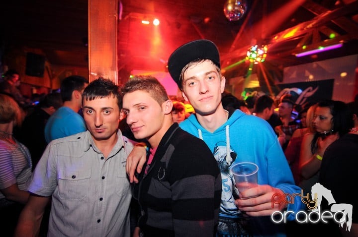 Retro Party în Disco Faház,