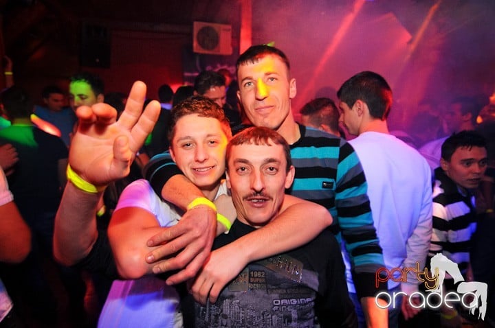 Retro Party în Disco Faház,