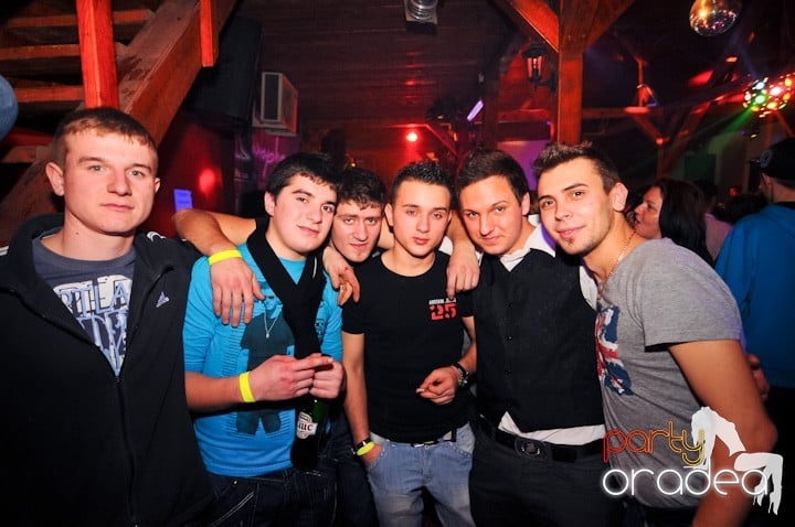 Retro Party în Disco Faház,