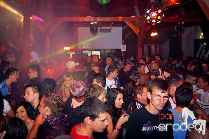 Retro Party în Disco Faház,