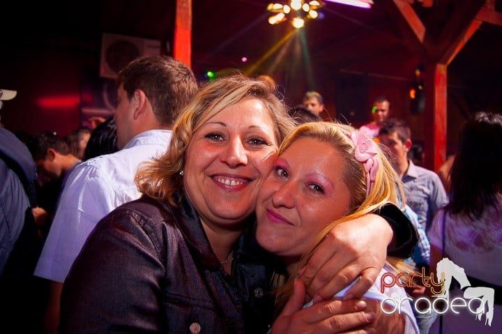 Retro Party în Disco Faház,