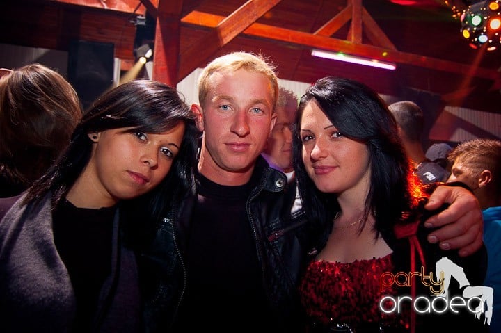 Retro Party în Disco Faház,