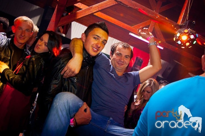 Retro Party în Disco Faház,