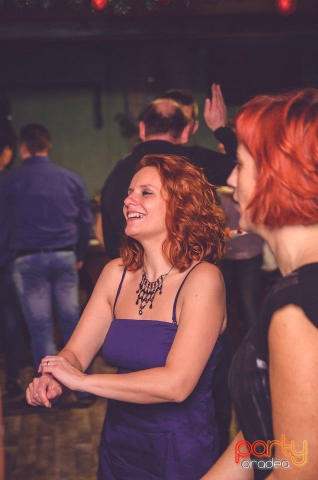Retro Party, Queen's Music Pub