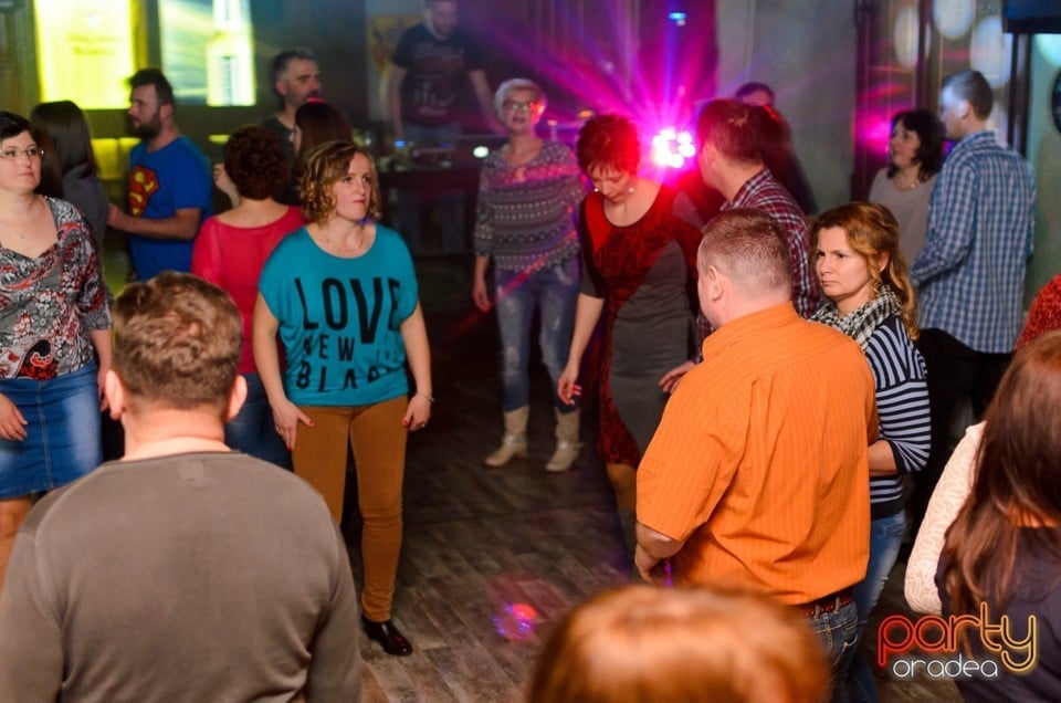 Retro Party, Queen's Music Pub