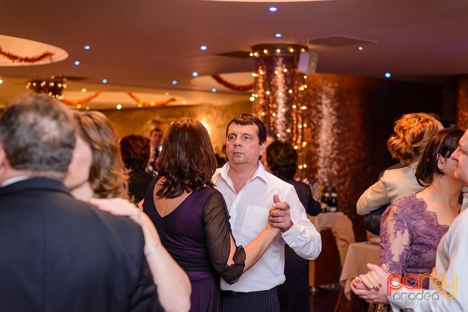 Revelion în Hotel Internaţional, Hotel Internaţional