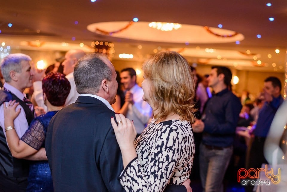 Revelion în Hotel Internaţional, Hotel Internaţional