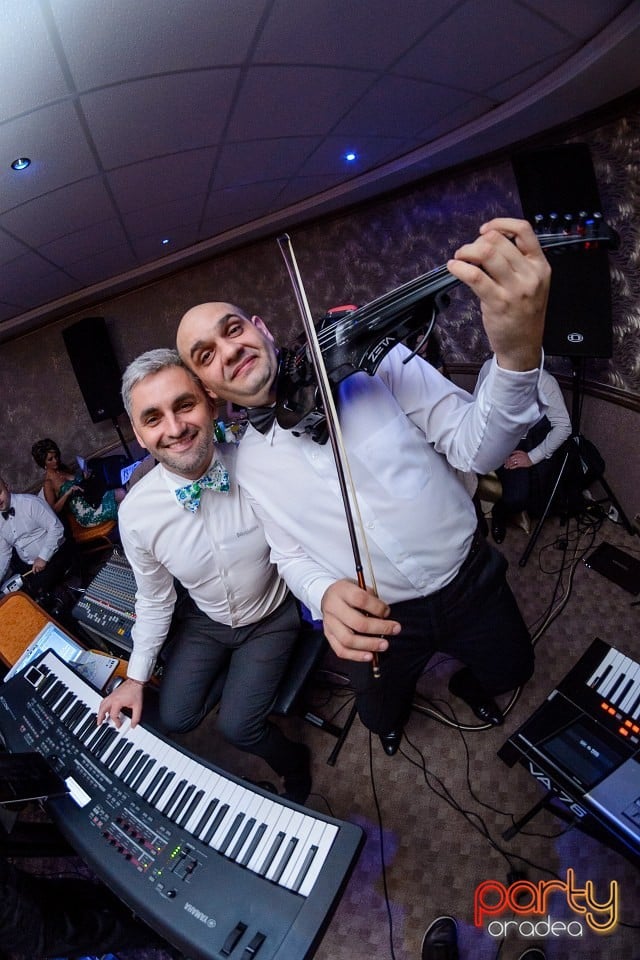 Revelion în Hotel Internaţional, Hotel Internaţional