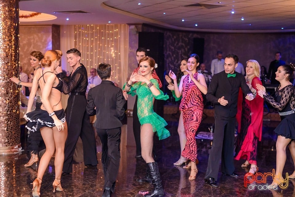 Revelion în Hotel Internaţional, Hotel Internaţional