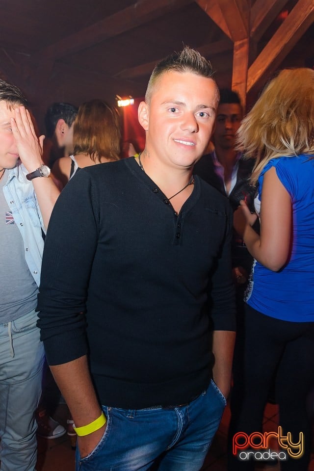 Rezident Night, 