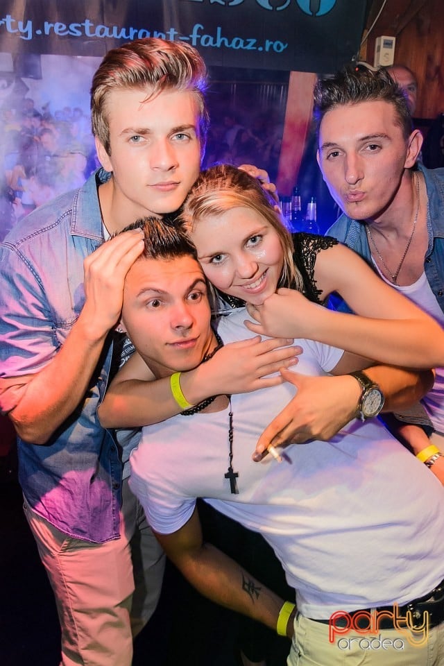 Rezident Night, 