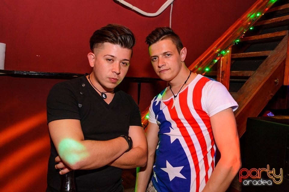 Rezident Night, 