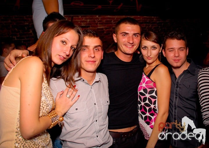 Ring de dans plin în Escape, 