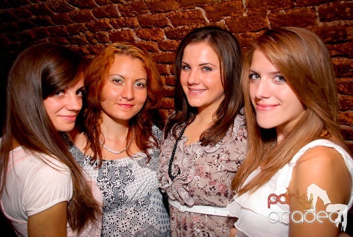 Ring de dans plin în Escape, 