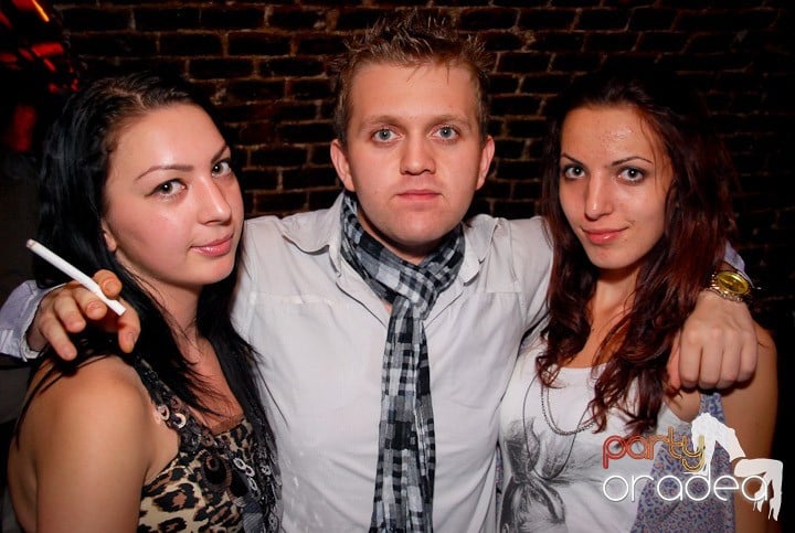 Ring de dans plin în Escape, 