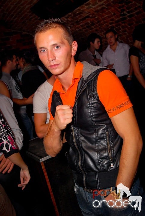 Ring de dans plin în Escape, 