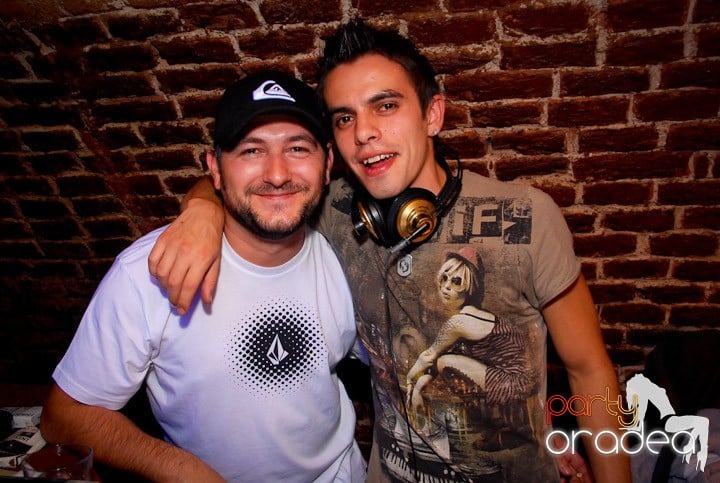 Ring de dans plin în Escape, 