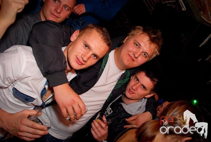 Ring de dans plin în Escape, 