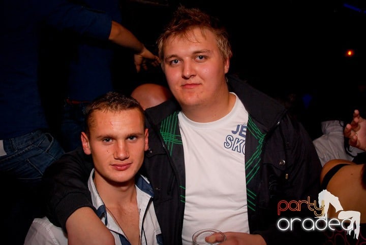 Ring de dans plin în Escape, 