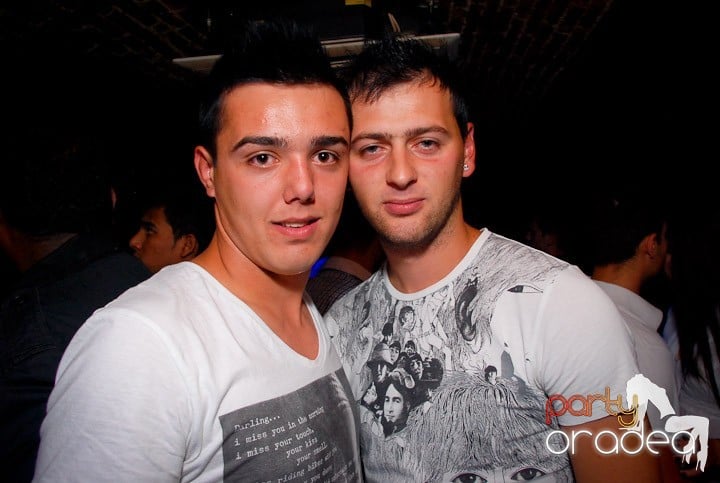 Ring de dans plin în Escape, 