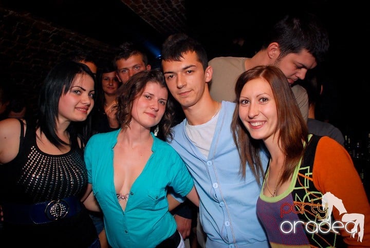 Ring de dans plin în Escape, 