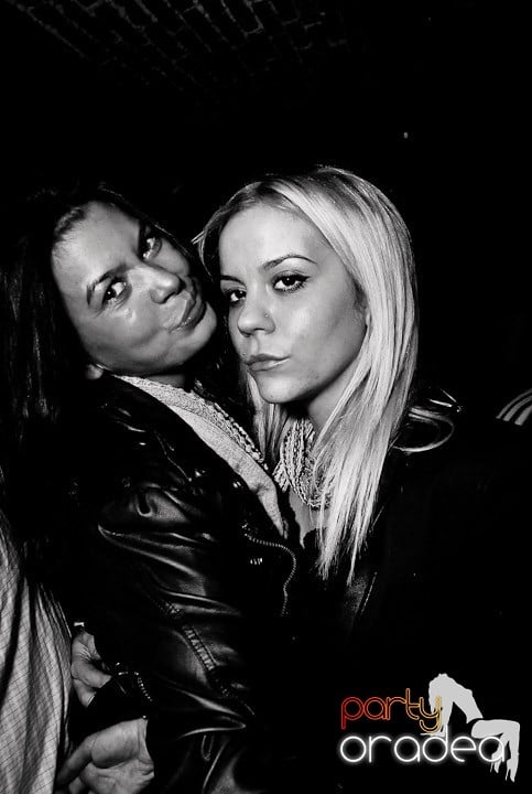 Ring de dans plin în Escape, 