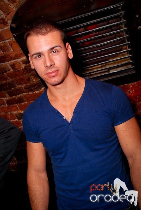 Ring de dans plin în Escape, 