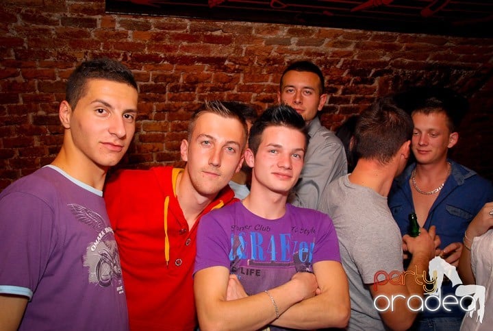 Ring de dans plin în Escape, 