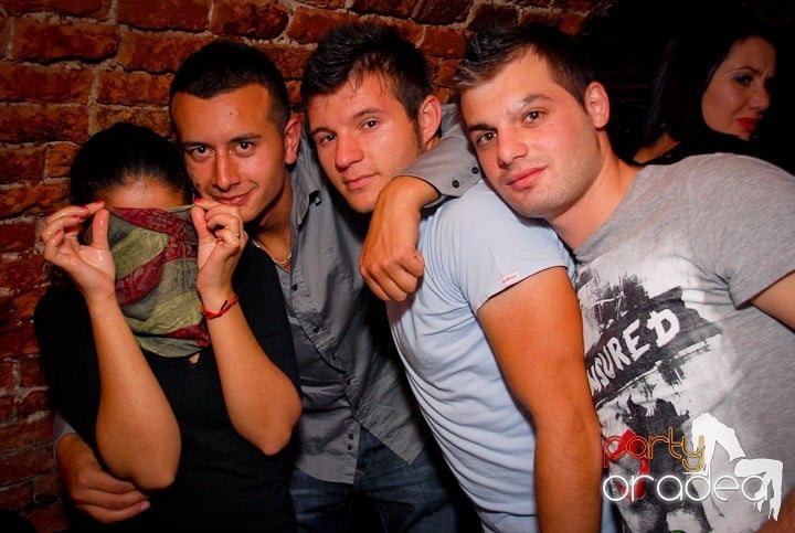 Ring de dans plin în Escape, 