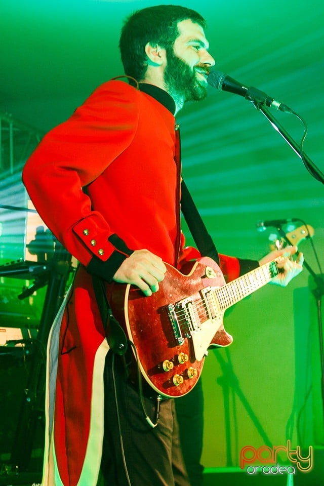 Robin and the Backstabbers, Green Pub