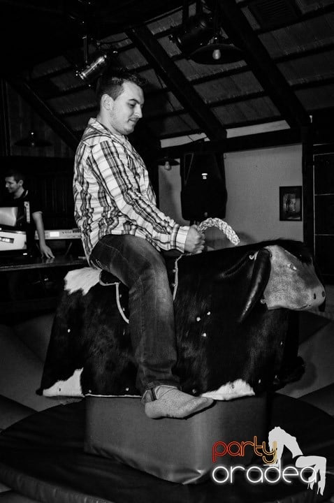 Rodeo Party în Queen's Music Pub, Queen's Music Pub