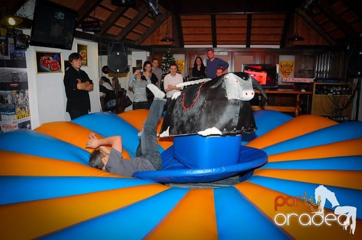 Rodeo Party în Queen's Music Pub, Queen's Music Pub