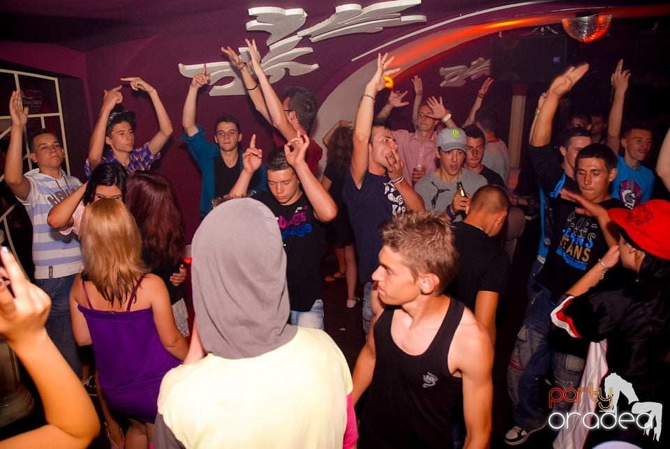 Romanian House Mafia în Club Atti's,