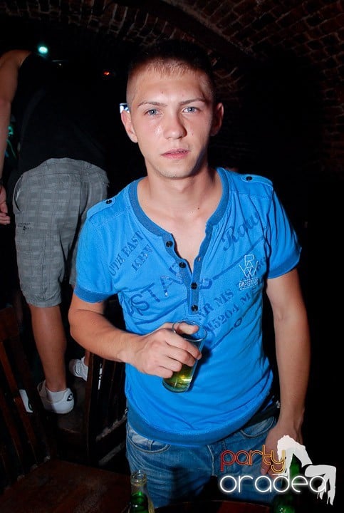 S-a sunat clopoţelul în Escape,