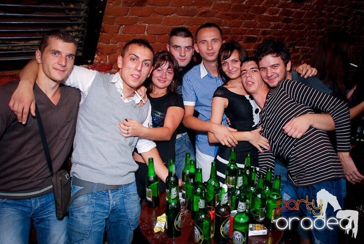 S-a sunat clopoţelul în Escape, 