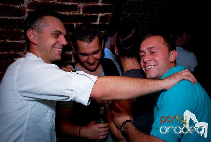 S-a sunat clopoţelul în Escape, 