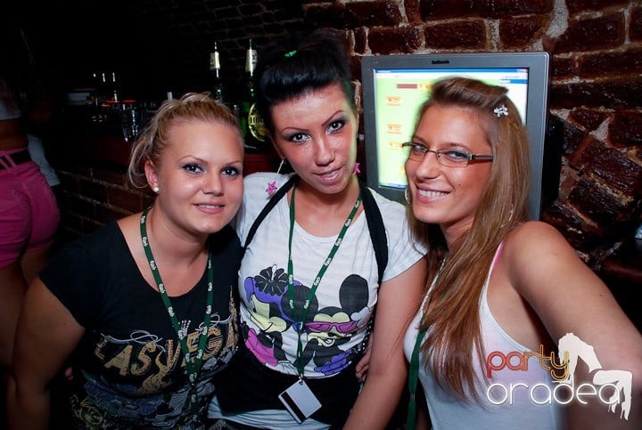 S-a sunat clopoţelul în Escape, 