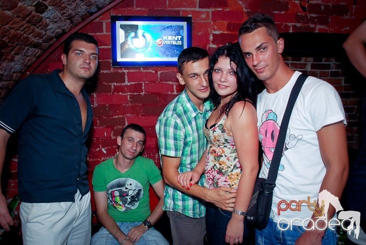 S-a sunat clopoţelul în Escape, 