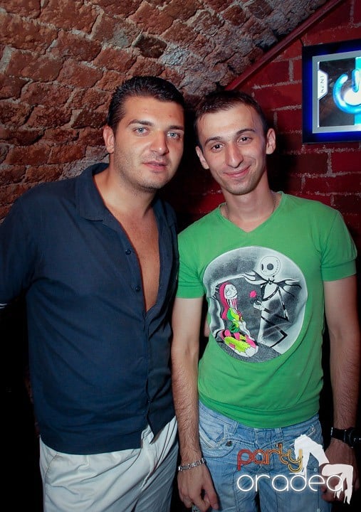 S-a sunat clopoţelul în Escape, 