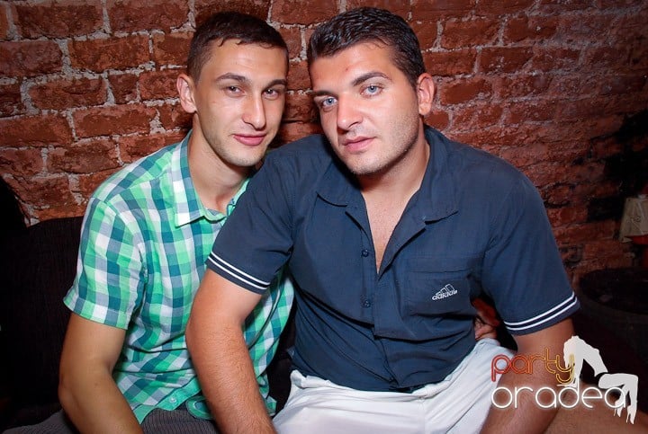 S-a sunat clopoţelul în Escape, 