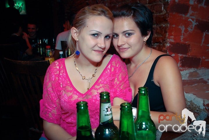 S-a sunat clopoţelul în Escape, 