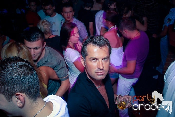 S-a sunat clopoţelul în Escape, 