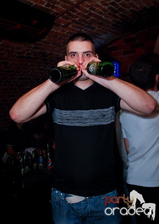 S-a sunat clopoţelul în Escape, 