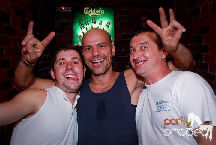 S-a sunat clopoţelul în Escape, 