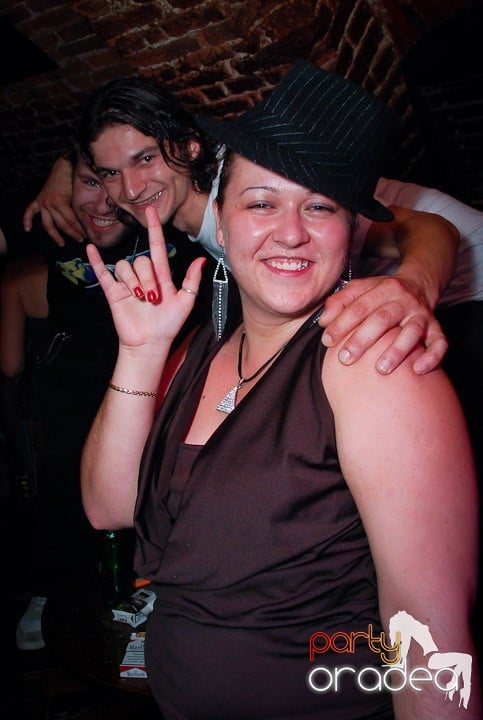 S-a sunat clopoţelul în Escape, 