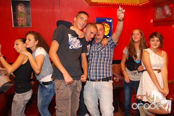 Sâmbătă distracţia continuă în Downtown, 