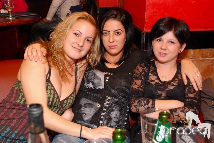 Sâmbătă distracţia continuă în Downtown, 