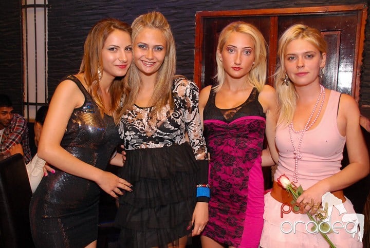 Sâmbătă distracţia continuă în Downtown, 