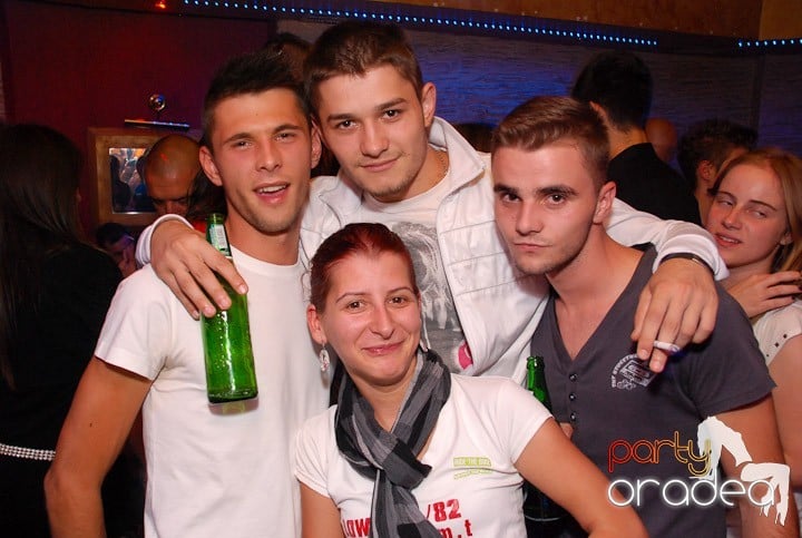 Sâmbătă distracţia continuă în Downtown, 