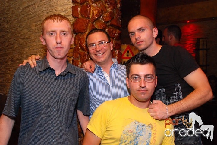 Sâmbătă distracţia continuă în Downtown, 